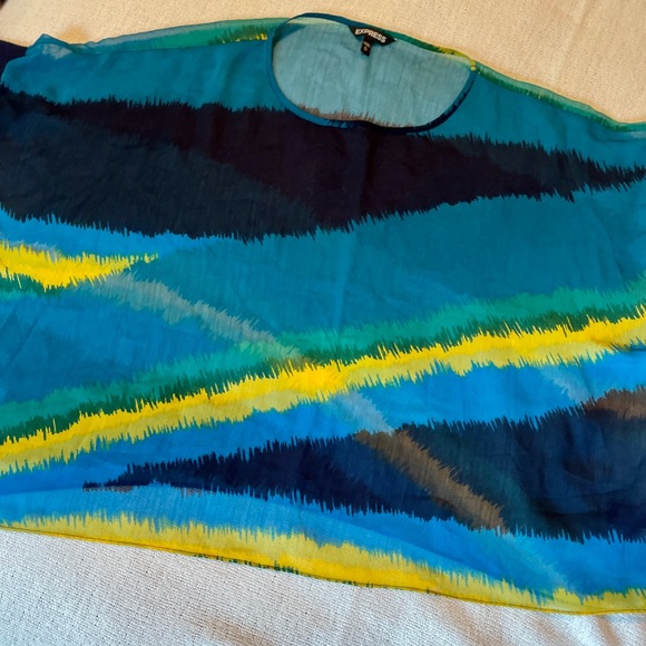 Express Sheer Tunic - Picture 3 of 6